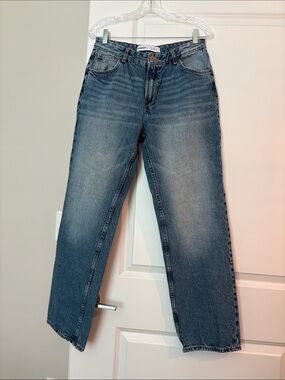 Bershka Women's Straight Leg Jeans in Faded Blue Wash